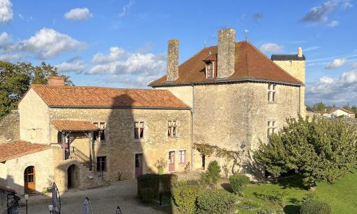 Le Vieux Chateau - Housity