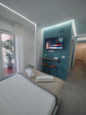 The Essential - Housity