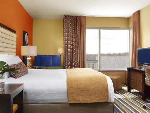The Moonrise Hotel - Housity