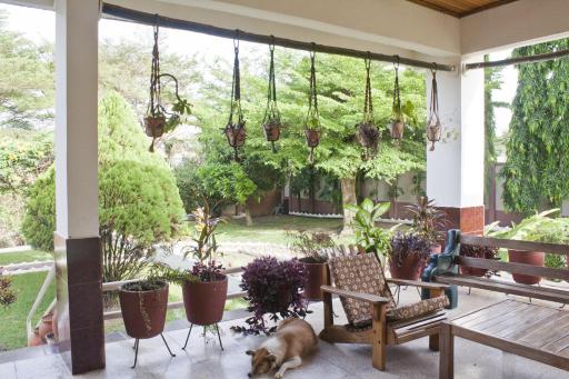 Four Villages Inn - Housity