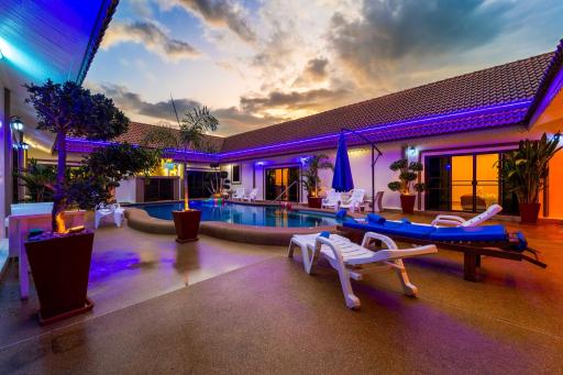 Siam Court Hotel and Resort - Housity