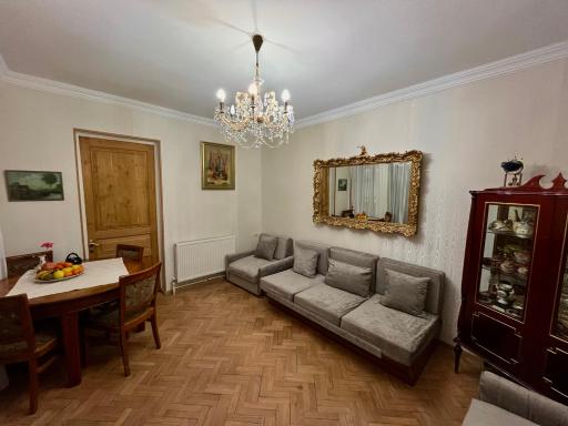 cozy and center - Housity