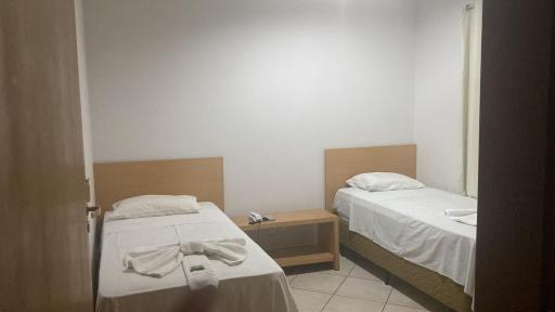 ELL PALACE HOTEL - Housity