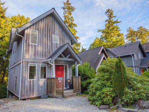 Ocean Surf Forest Cabin with Water View - Housity