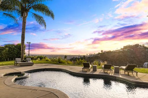 Hollywood Hills Luxury Modern Home with Pool & Sunset views - Hizvo
