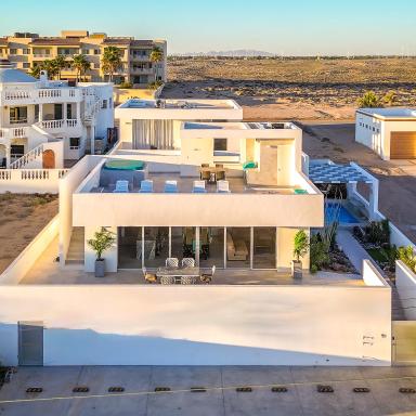 Beachfront · Private Beach New 5 Br + Pool Luxury Beach Home Vista Hermosa - Housity