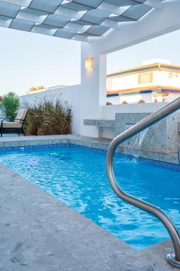 Beachfront · Private Beach New 5 Br + Pool Luxury Beach Home Vista Hermosa - Housity