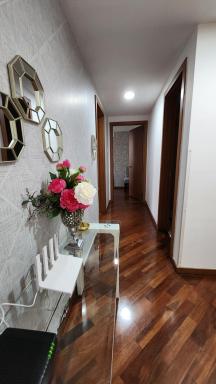 Excelente Vista panoramica,piscina,sauna,seguridad 24h,acojedor,confortable,Excellent panoramic view, swimming pool, private security 24h comfortable and cozy - Housity