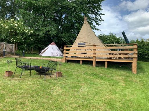 Burtree House & Retreats Tipi with Secluded Hot tub - Housity