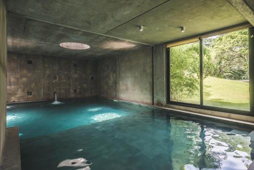 Be House Suites & Spa - Housity