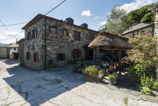 Hotel Rural Valle de Ancares - Housity