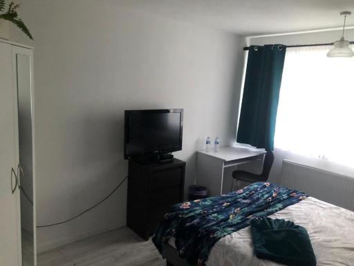Bree and Geesi - Housity