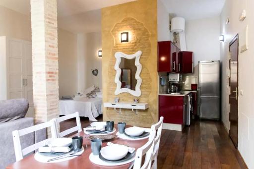 Serranos Flat by Concept Flats - Housity