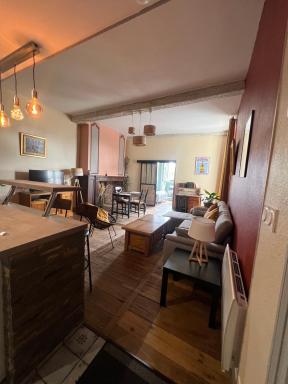 Maison DE LUR - Housity