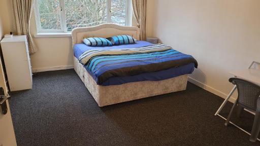 Masters bedroom in a 3 bedroom house - Housity