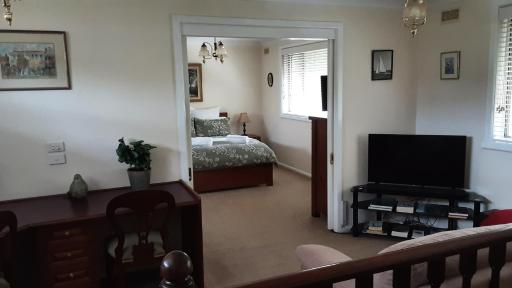 Blackburn Lake Bed and Breakfast - Housity