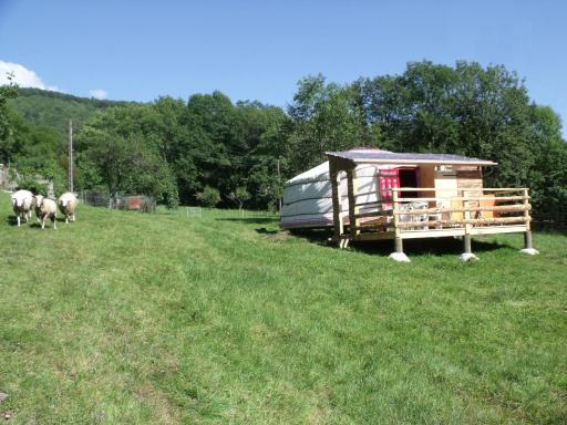 Séjour insolite en yourte avec sauna, balnéo, massages et terrasse au cœur de la nature à Ferdrupt - FR-1-589-438 - Housity