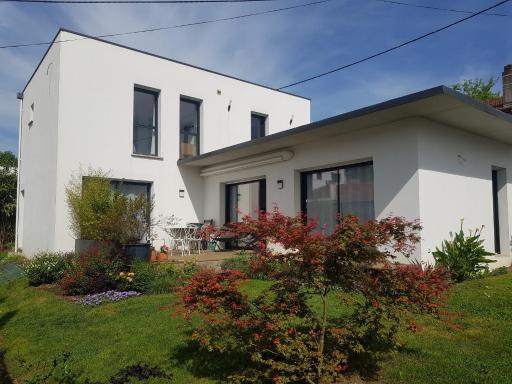 Maison d'Architecte T4 avec Jardin et Terrasse près du Marché de Quintaou à Anglet - FR-1-239-758 - Housity
