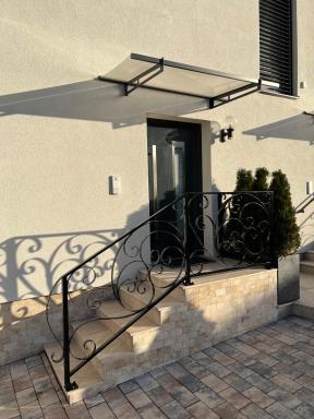 Exklusive moderne 2 Zi. Wohnung in ruhiger Lage - Housity