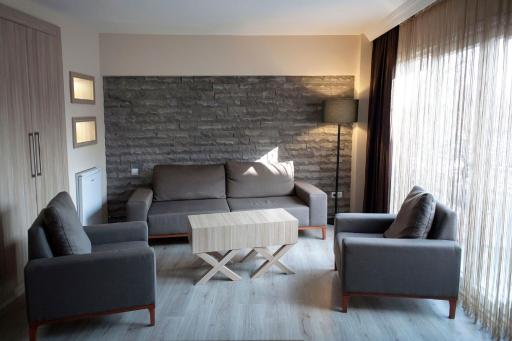 Sun Suites - Housity