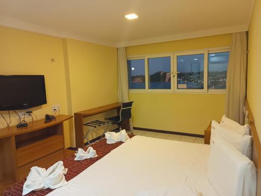 Linda vista para o mar e a natureza - Housity