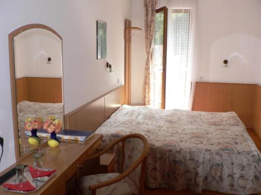 Hotel Szeleta - Housity