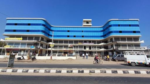 Hotel The Grand Jashi Residency - Housity