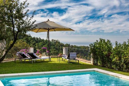 Charming Tuscan villa with stunning seaview & pool - Housity
