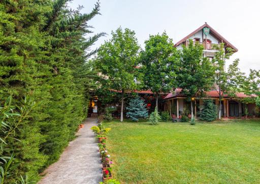 Семеен хотел Къща Тодорови - Housity