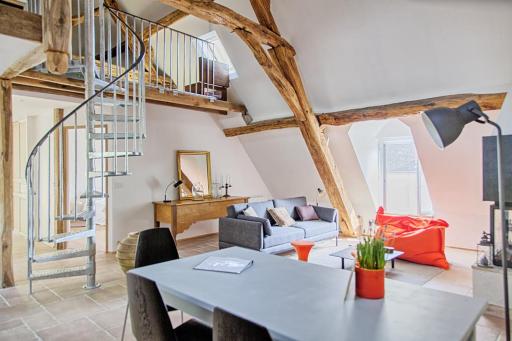 Domaine La Restrie - Le Voyage d'Erasme - Housity