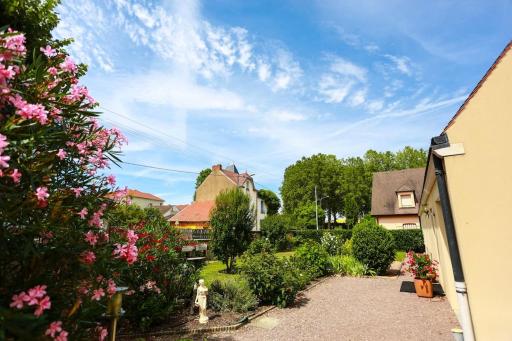 F3 80 m2 Longére plain pied au centre auxonne. - Housity