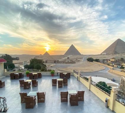 Pyramids hotel - Housity