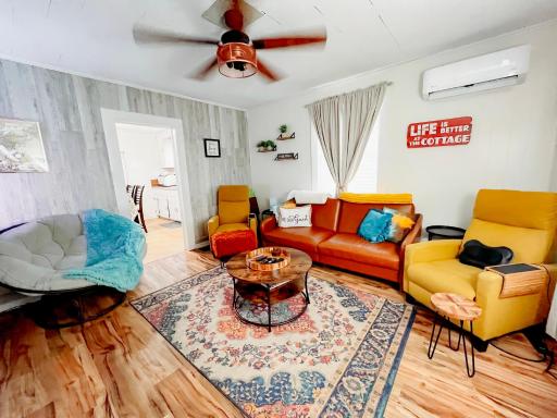 Giggling Creek Cottage - BedJet! King Sized! Gazebo, 45 Acres, Arcades, Nintendo, more - Housity