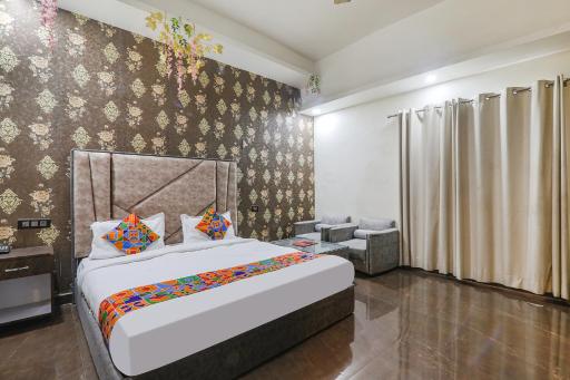FabHotel Sky Awadh - Housity