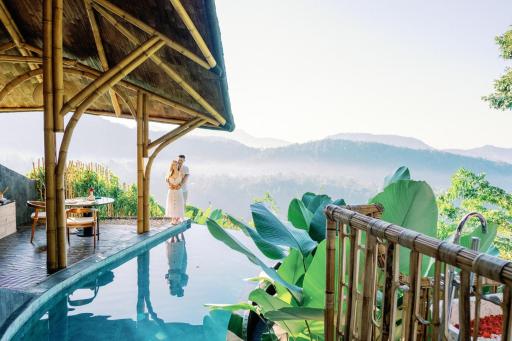 Dreamy Cliffside Bamboo Villa with Pool and View - Housity