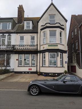 Cleasewood Guest House - Housity