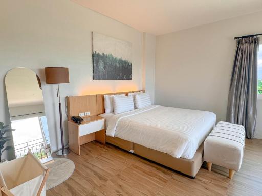 Sleeping Tree Hotel - Housity