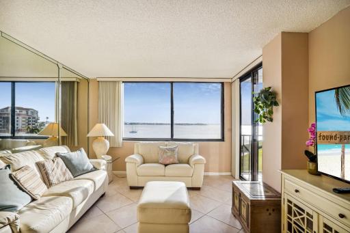 Bahia Del Mar 501- Cozy and Coastal, Enjoy Isla Del Sol - Housity