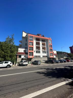 Vila Trandafirul si Liliacul - Housity
