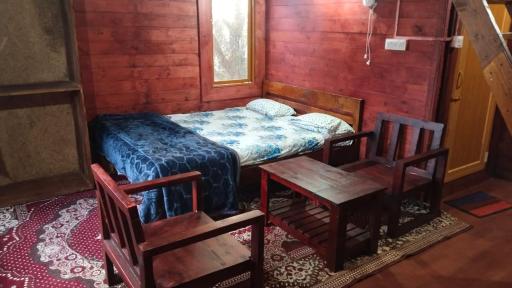 Jhari Mountain View Tree house - Housity