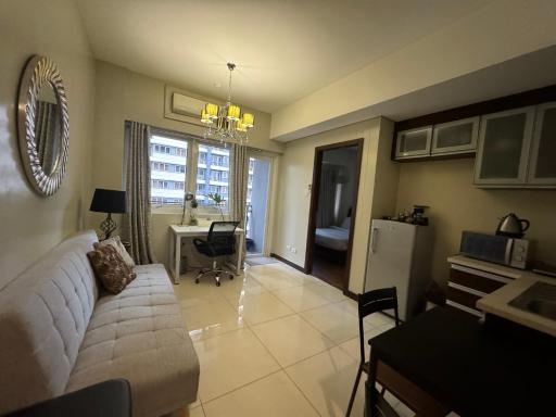 Luxury suite across SM Megamall - Housity