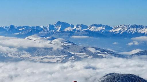 Appartement pieds des pistes, 6p, piscine ouverte pendant l'ouverture de la station, vue imprenable, Chamrousse - Housity
