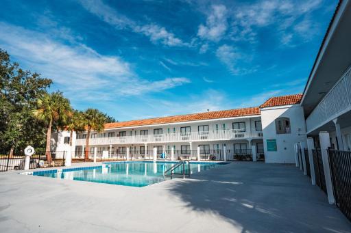 Developer Inn Express Fundamental, a Travelodge by Wyndham - Housity