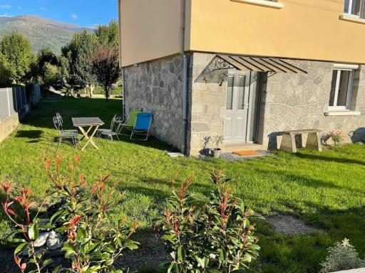 Quartier calme : T2 plain pied avec son jardin - Housity