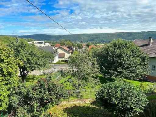 Chalet entièrement rénové proche Besançon - Housity