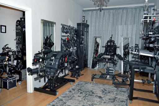 Alba Domina Apartment - BDSM Fetish Domina Studio - Housity
