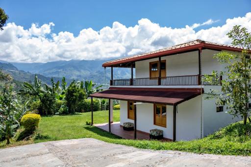 Entre Cafetales - Housity