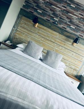 Inn On The Prom At The Fernlea Hotel - Housity
