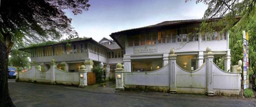 Neemrana's- Tower House - Housity