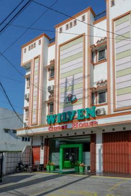 RedDoorz at Jalan Emmy Saelan Palu - Housity